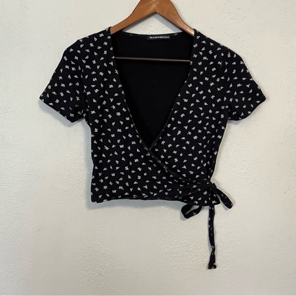 Brandy Melville Black & White Cropped Wrap Top - Picture 2 of 8